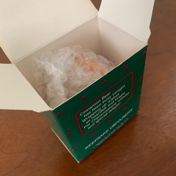 Hallmark Keepsake Ornament 1986 Cinnamon Bear #4 in Series - Picture 6 of 7